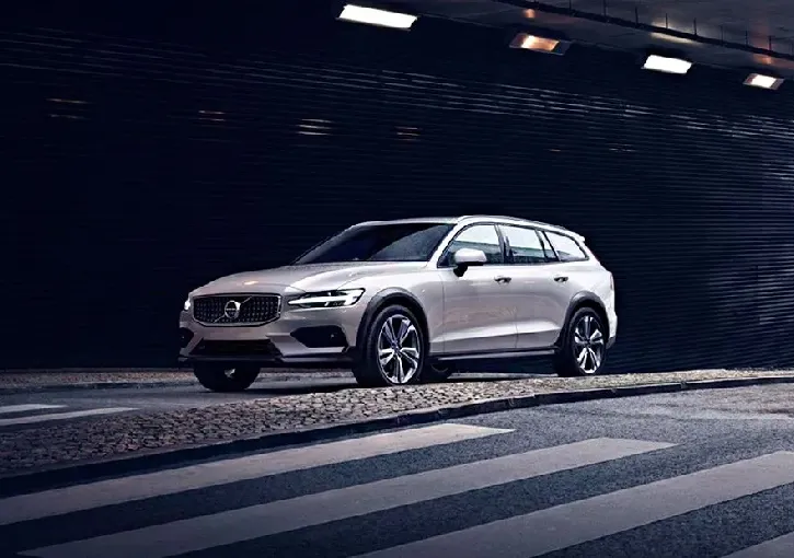 5. Volvo V60 Cross Country.webp