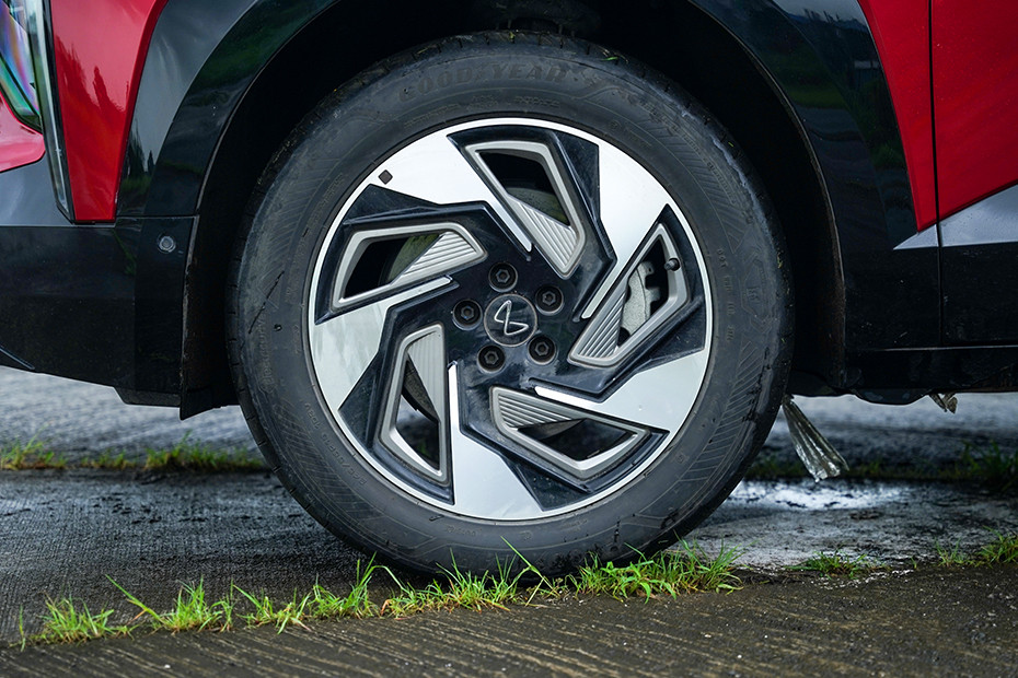 mahindra-xev-9e-image