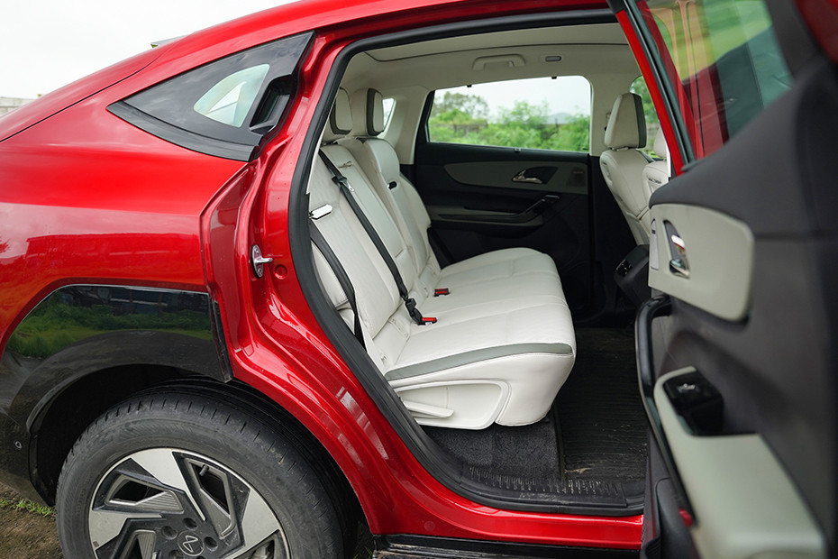 mahindra-xev-9e-image