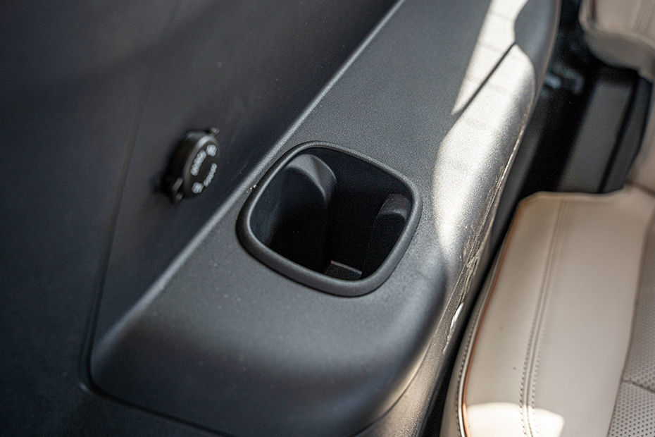 Interior-0