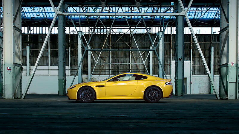 aston-martin-v12-vantage-image