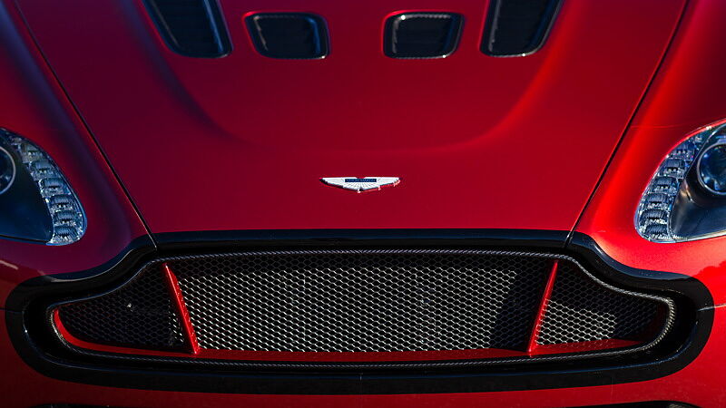 aston-martin-v12-vantage-image