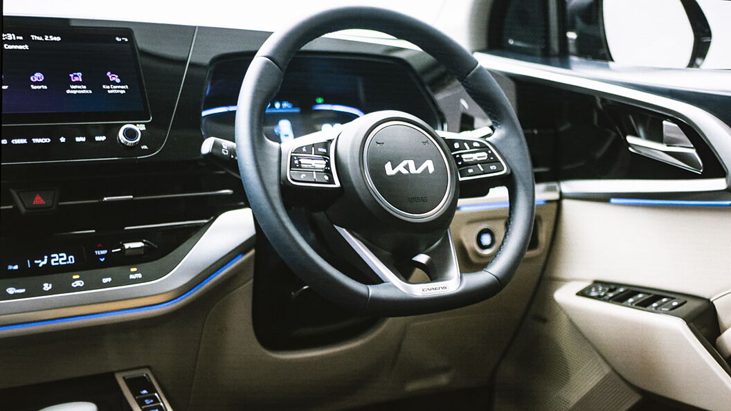 kia-carens-image