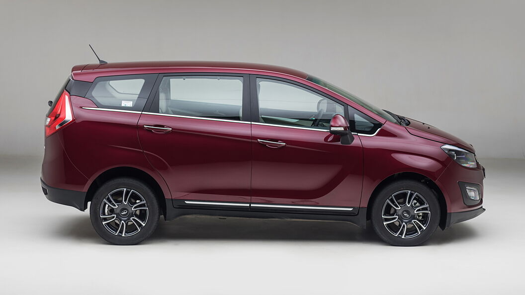 mahindra-marazzo-image