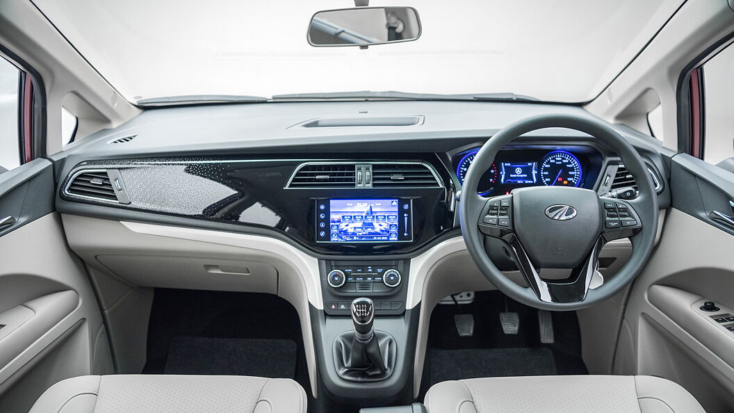 mahindra-marazzo-image