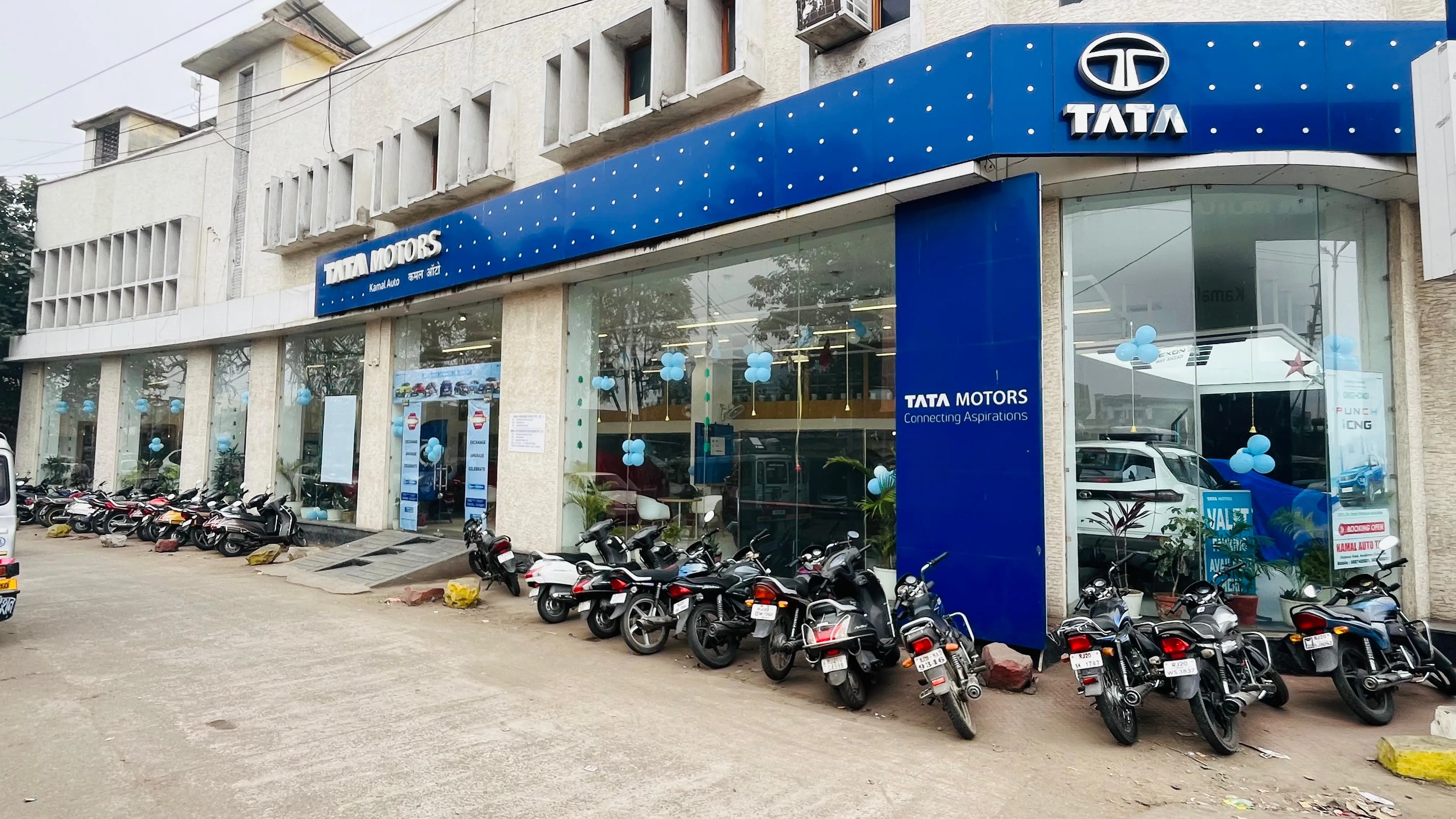 Kamal Passenger Vehicle image