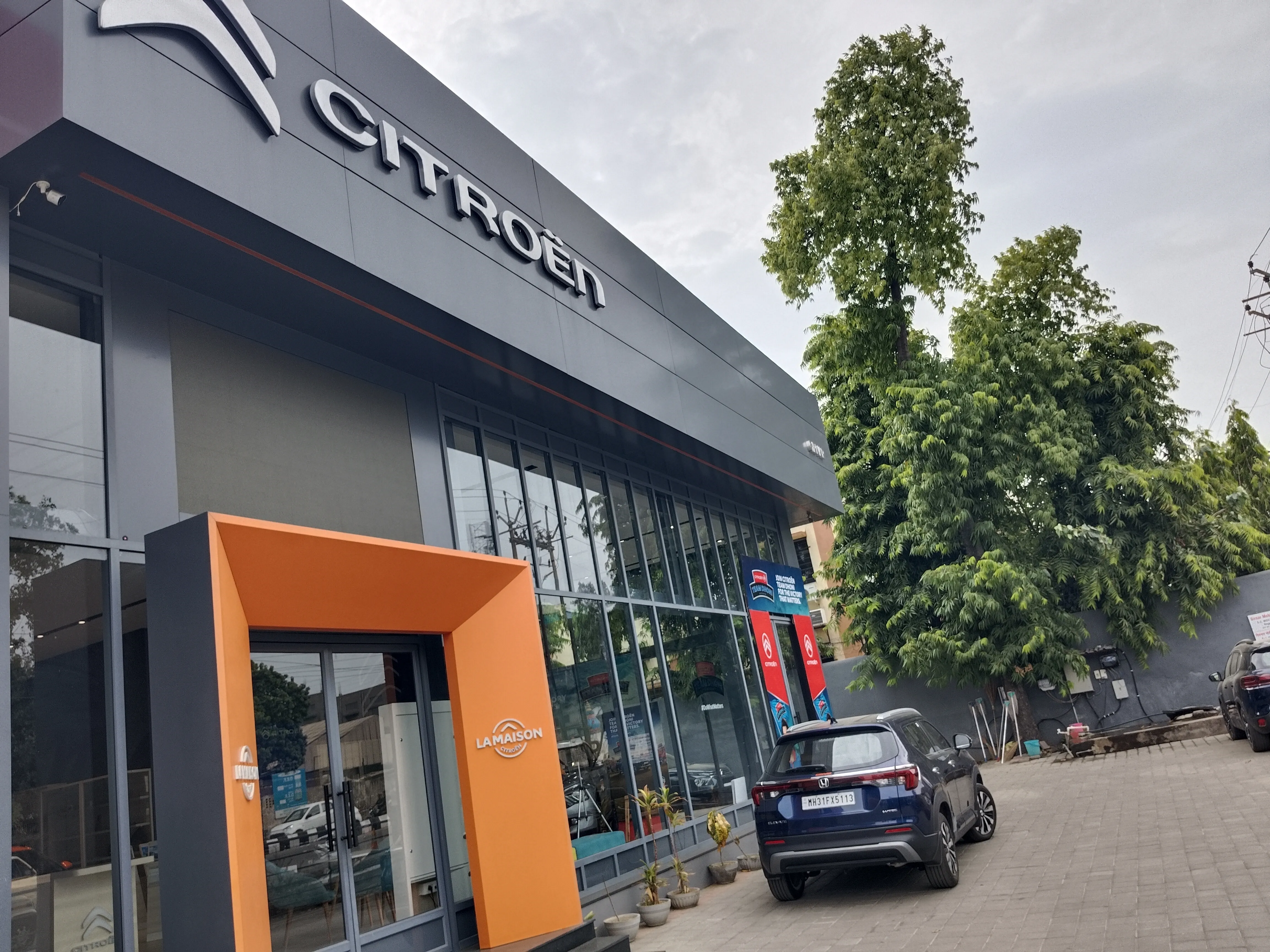 Girnar Citroen image