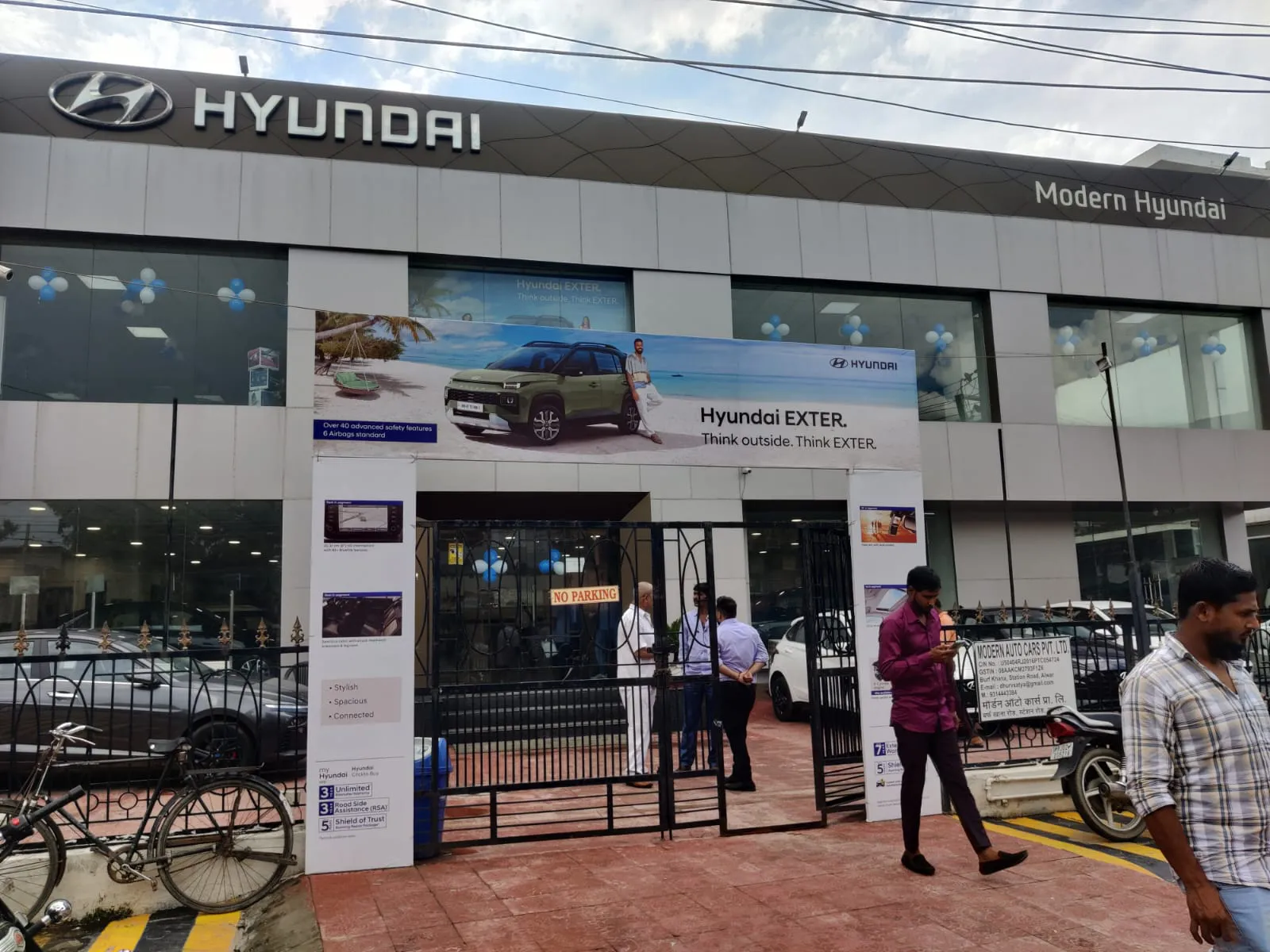 Modern Auticars image