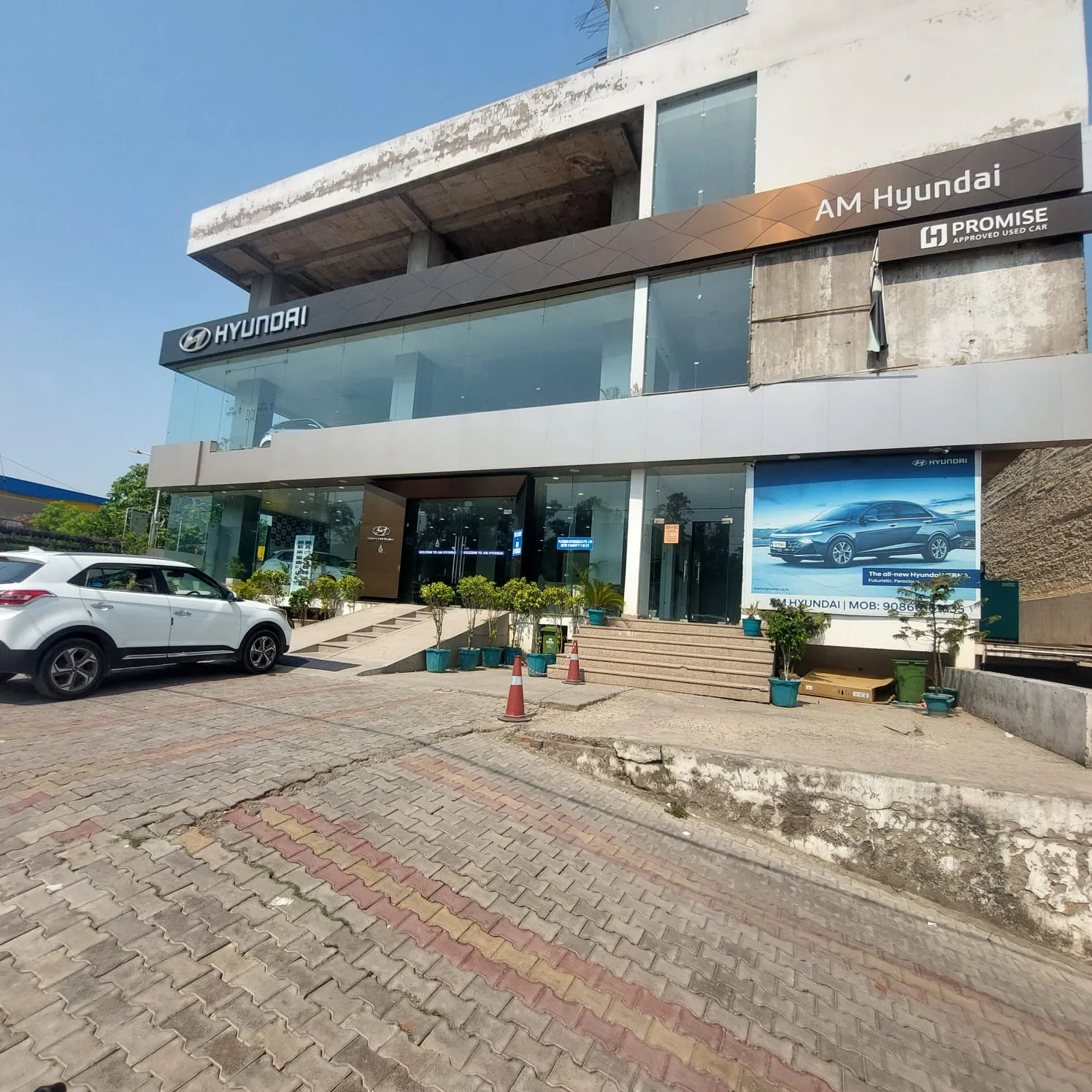 Platinum Hyundai image