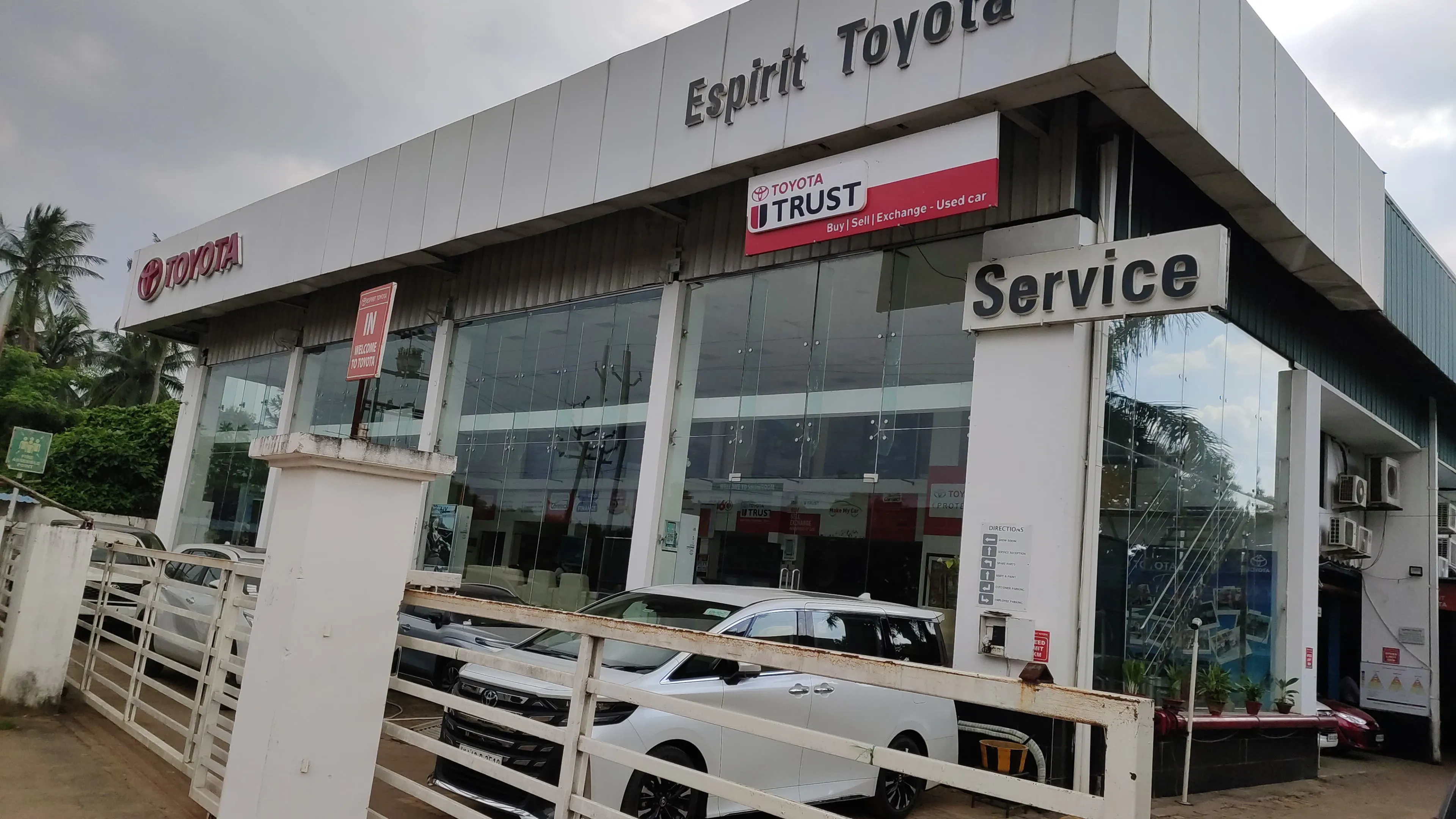 Espirit Toyota image