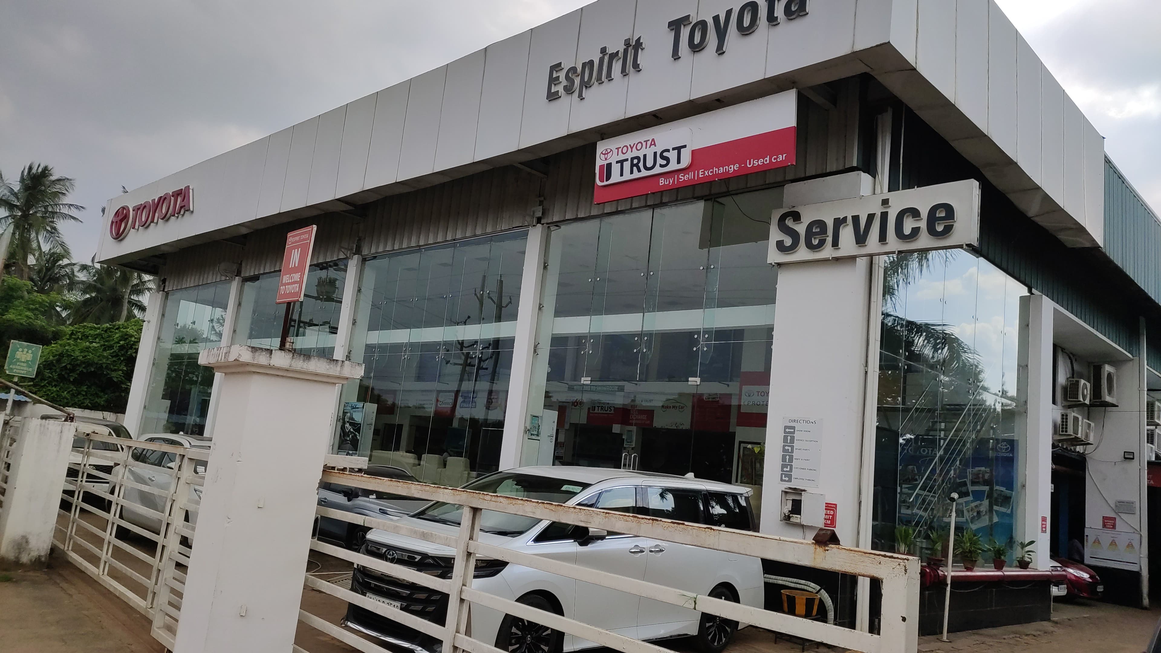 Espirit Toyota image